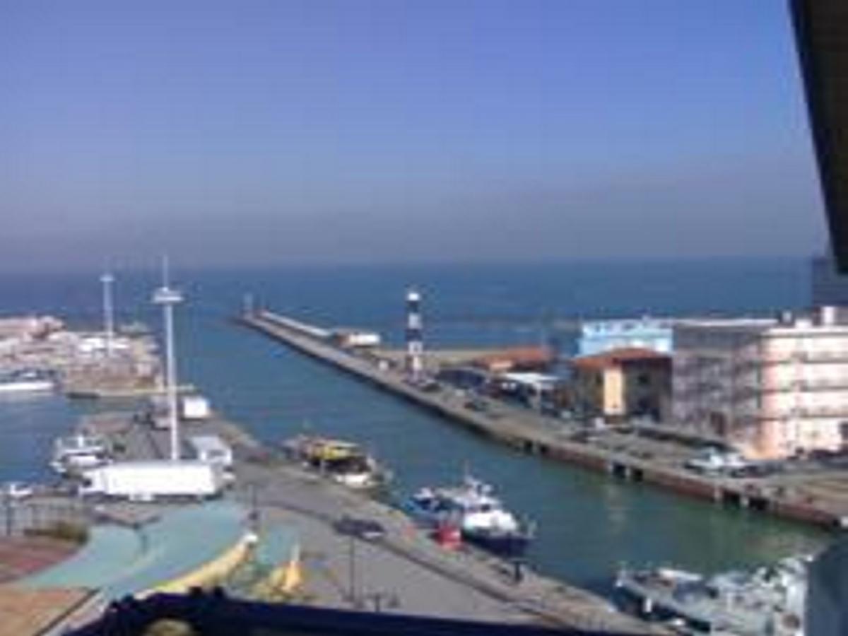 Residence Darsena Cattolica Luaran gambar