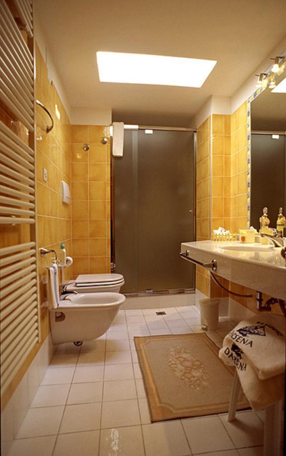 Residence Darsena Cattolica Luaran gambar